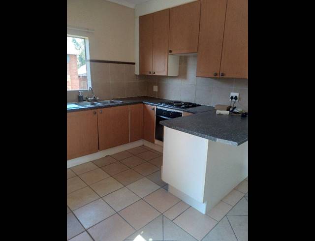 2 BEDROOM APARTMENT FOR SALE IN MOOIKLOOF RIDGE ESTATE